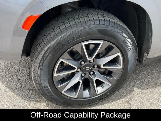 Used 2022 Gray Chevrolet Z71 image 10