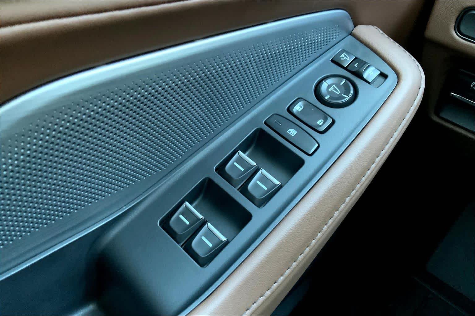 New 2026 Majestic Black Pearl Acura w/Technology Package image 15
