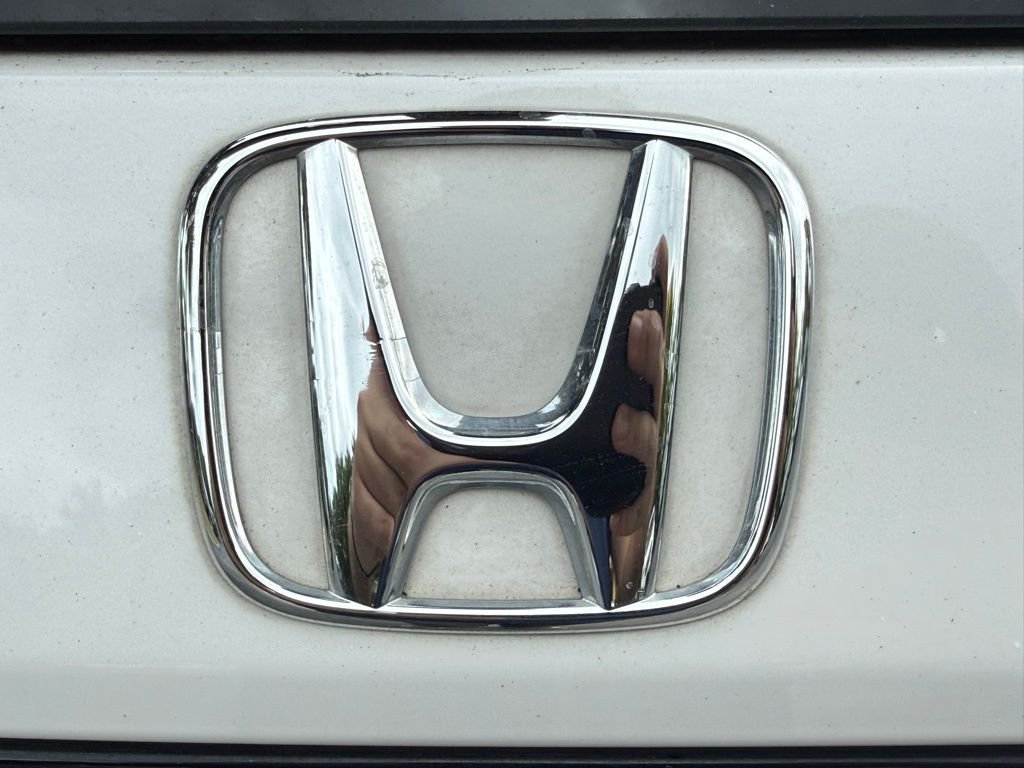 Used 2023 White Honda Touring image 38