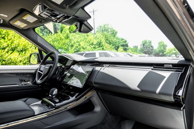 New 2026  Land Rover SE image 17