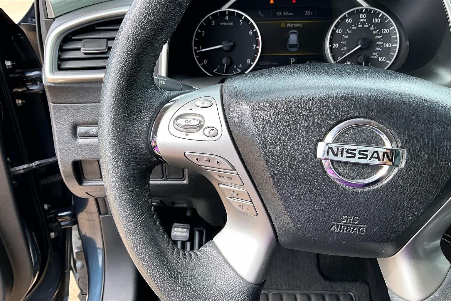 Used 2016 Arctic Blue Metallic Nissan SL image 22