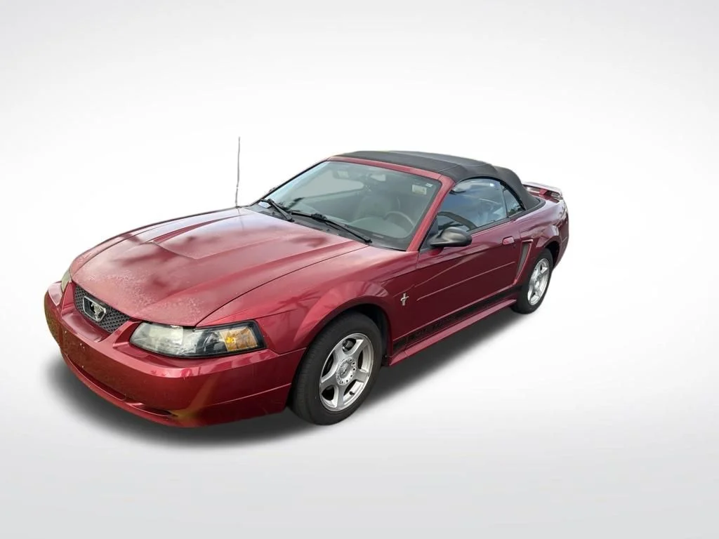 Used 2003 Red Ford V6 image 2