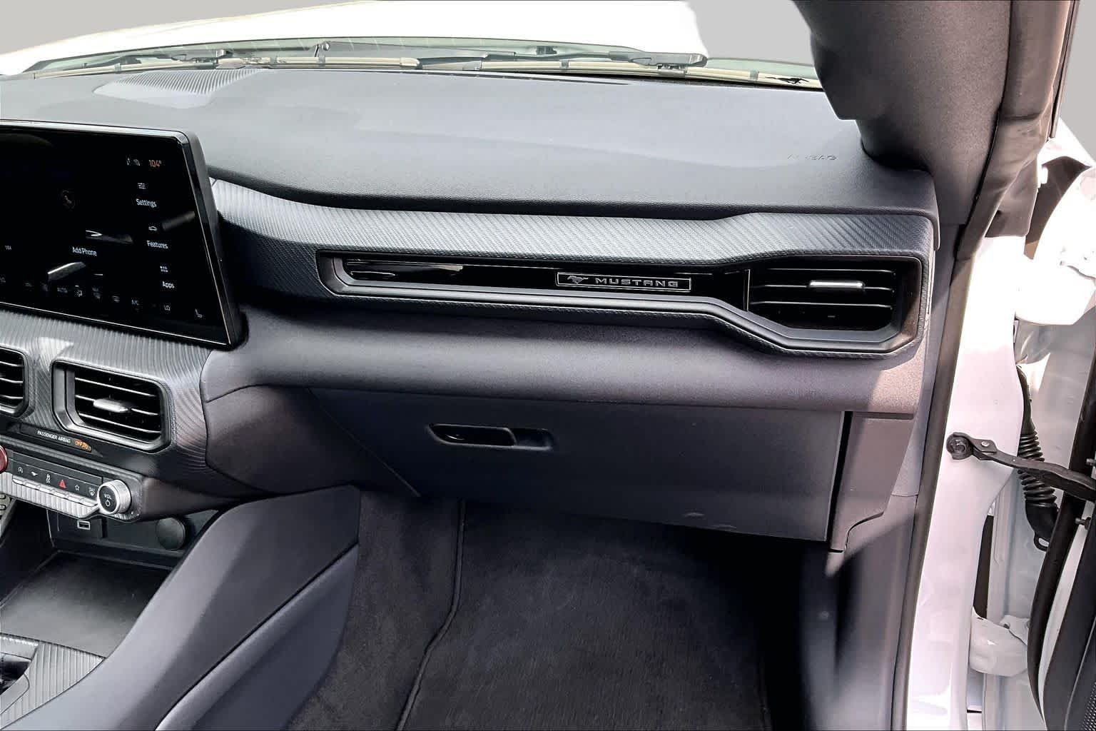 Used 2025 Oxford White Ford EcoBoost image 19