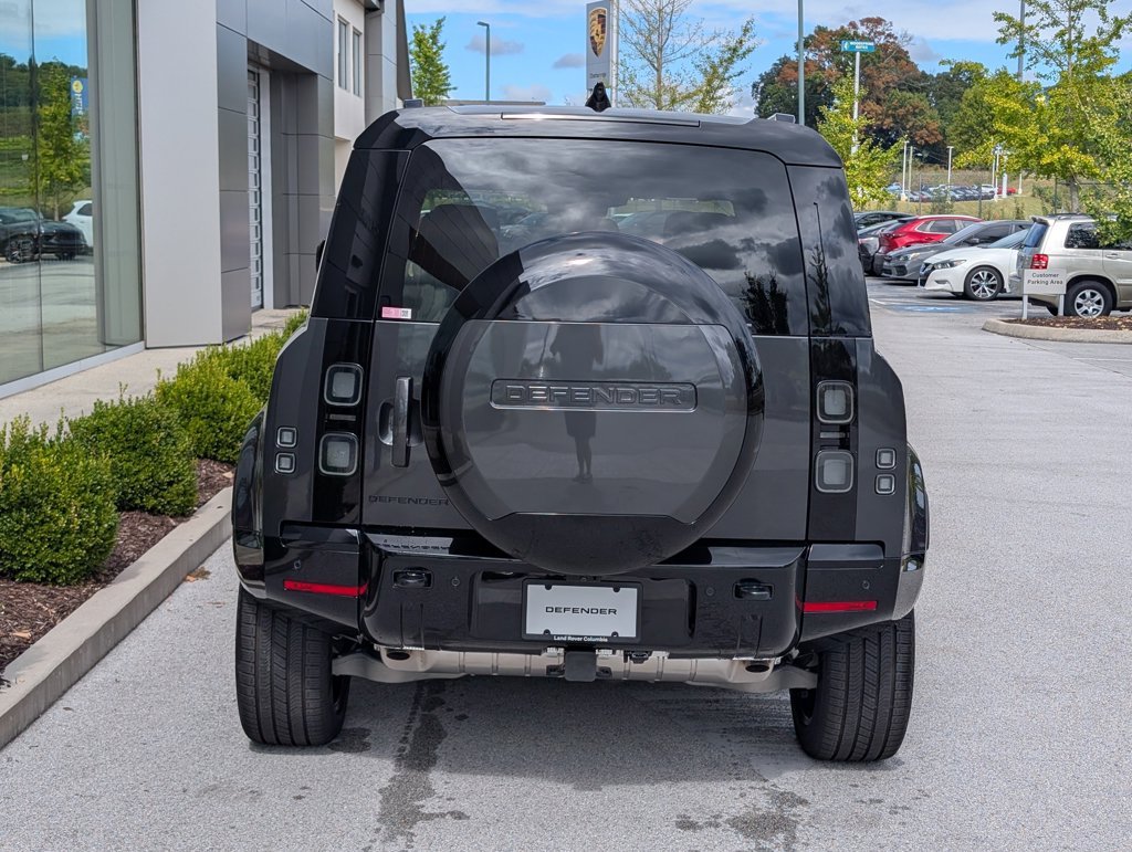 New 2026 Carpathian Grey Land Rover X-Dynamic SE image 6