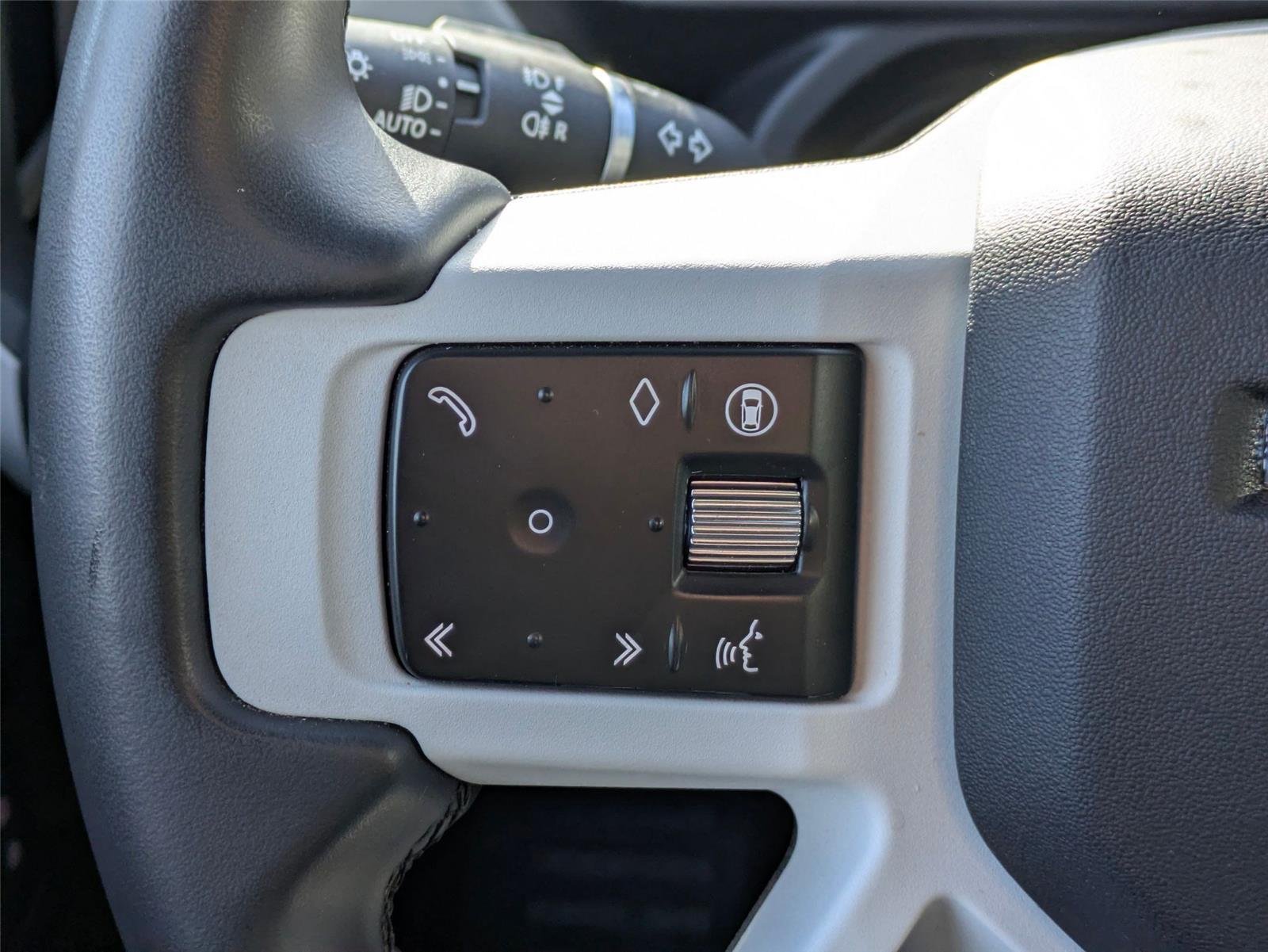 Used 2025 Santorini Black Metallic Land Rover S image 17