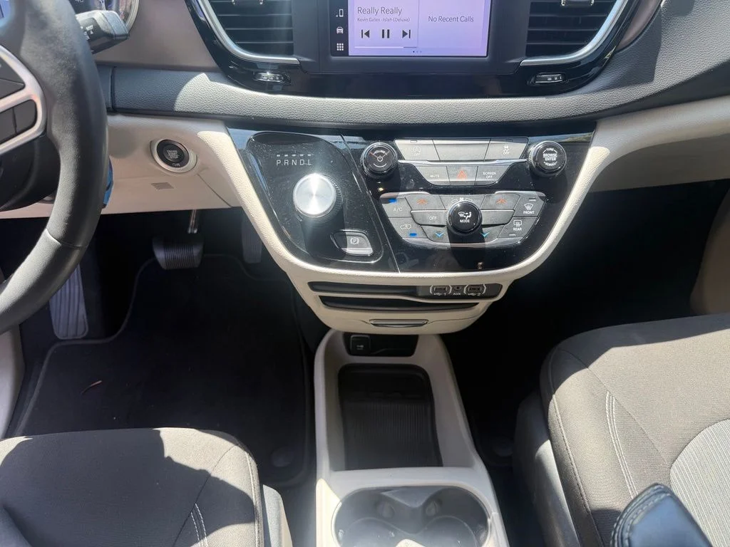Used 2022 Gray Chrysler LX image 24