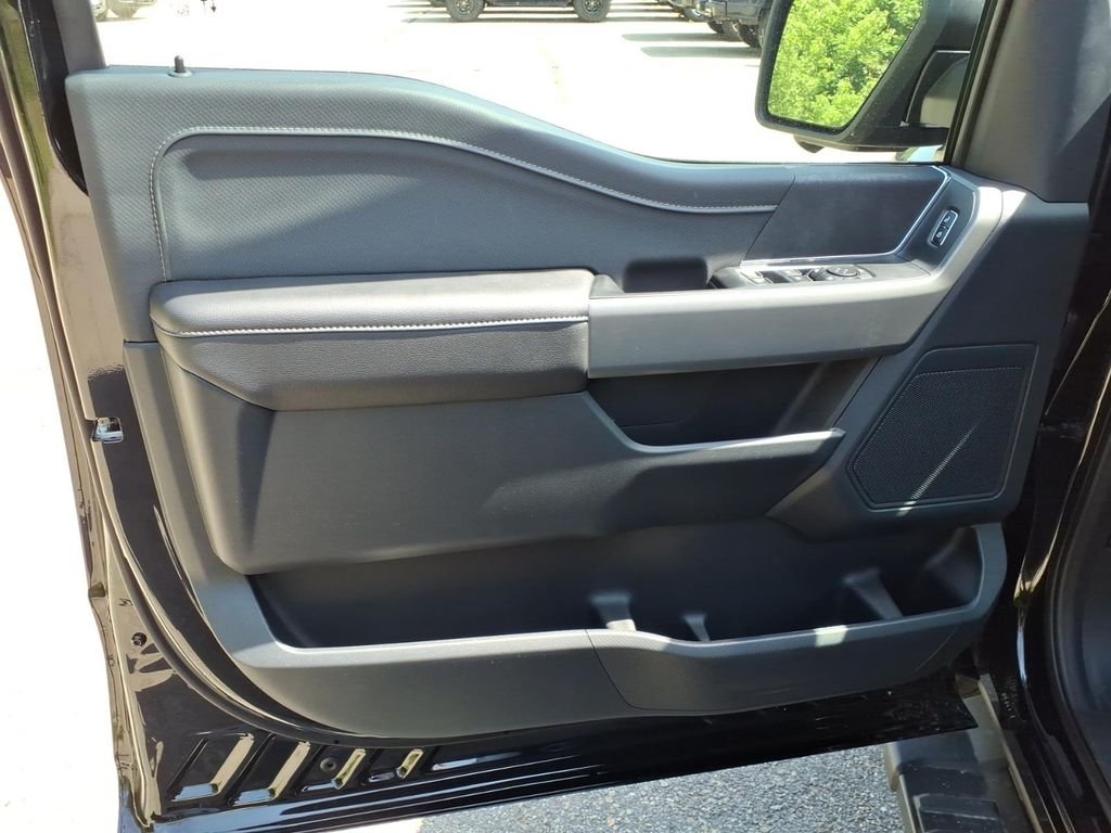 New 2026 Agate Black Metallic Ford XLT image 19