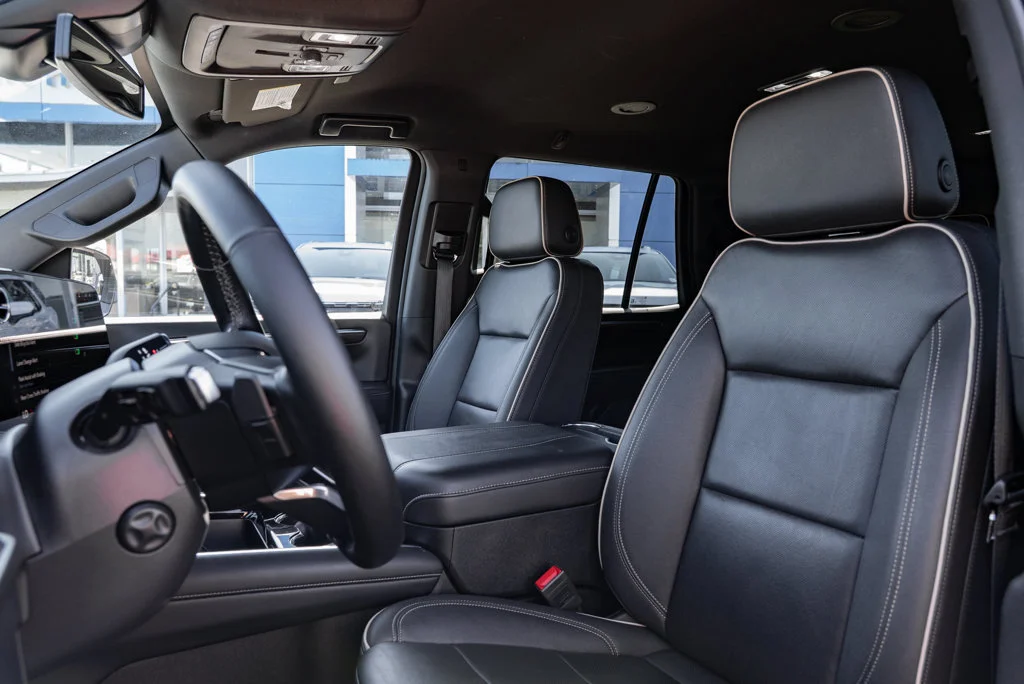 Used 2025 Black Chevrolet Premier image 28