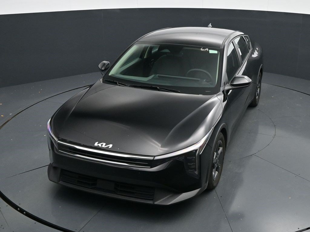 Used 2025 Aurora Black Pearl Kia LXS image 26
