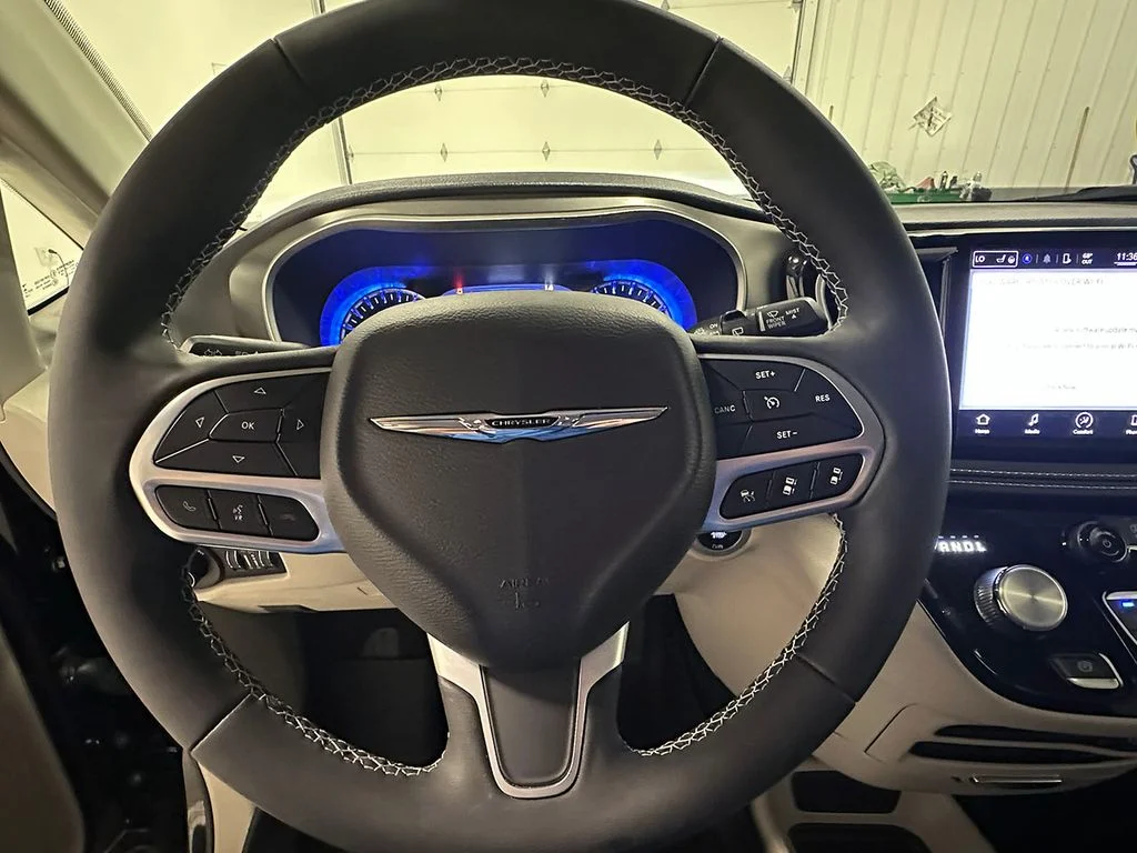 2022 Chrysler Pacifica Touring L - Photo 35