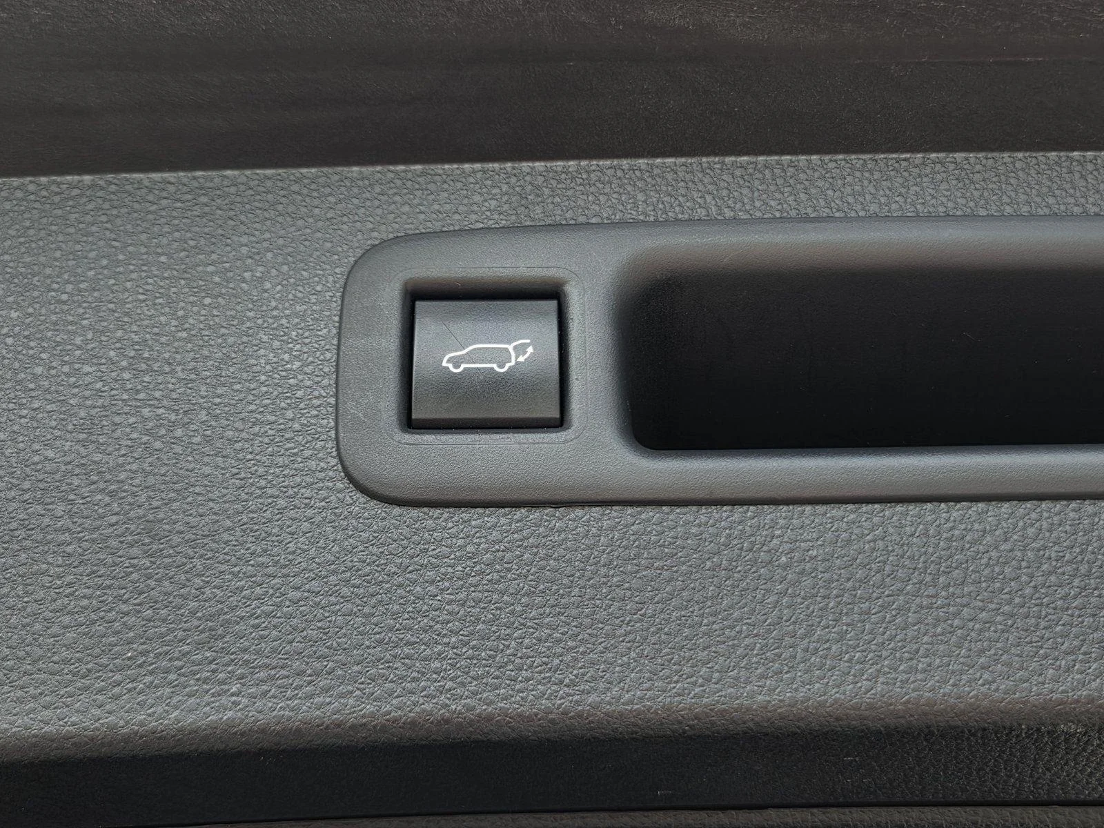 Used 2021 Midnight Black Metallic Toyota XLE image 30