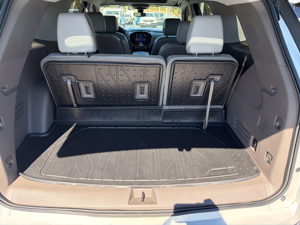 Used 2021 Beige Chevrolet Premier image 9