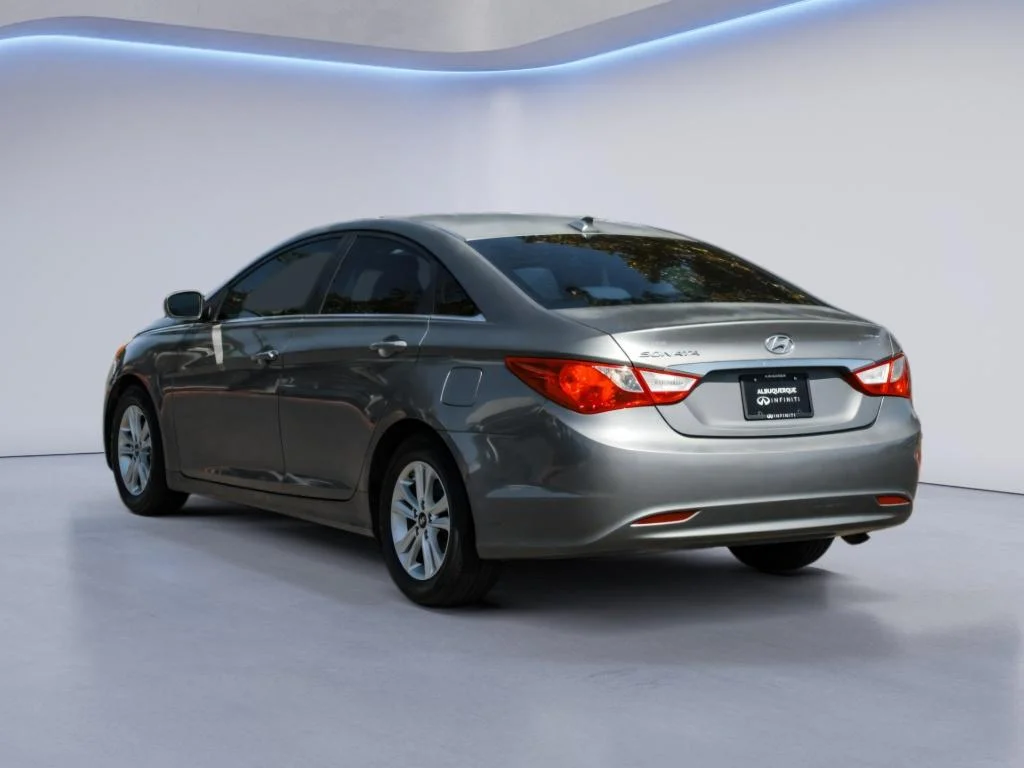 Used 2013 Harbor Gray Metallic Hyundai GLS image 7