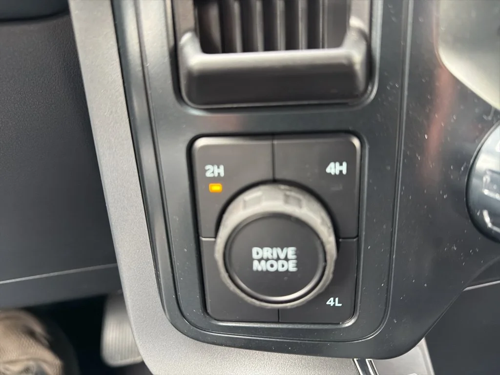 New 2026 Agate Black Metallic Ford XLT image 19
