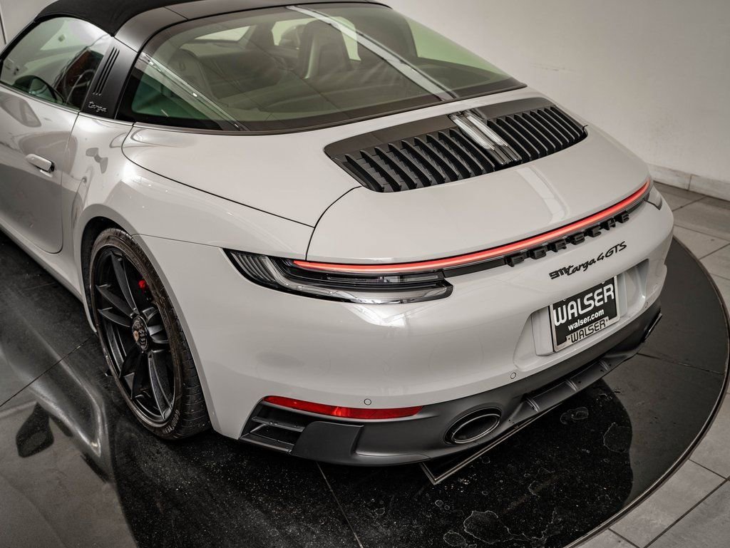 Used 2022 Chalk Porsche Targa 4 GTS image 27