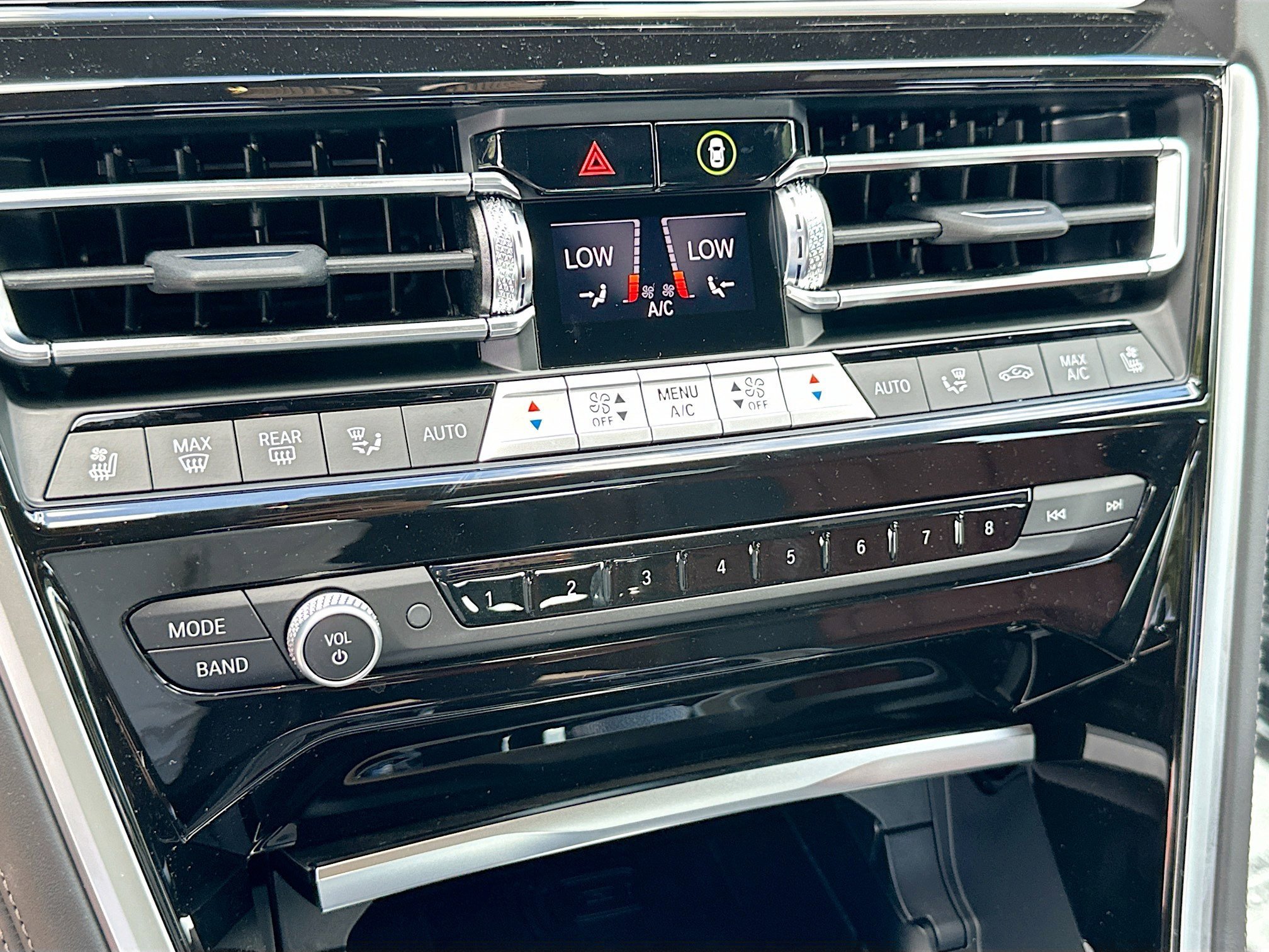 2026 BMW 8 Series 840i - Photo 14