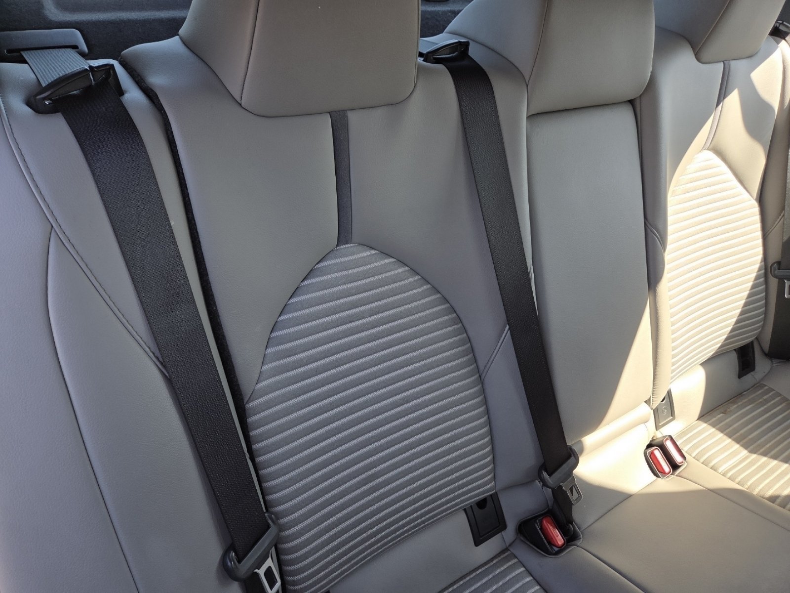 2023 Toyota Camry SE - Photo 21