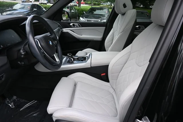 Used 2023 Black BMW sDrive40i image 17