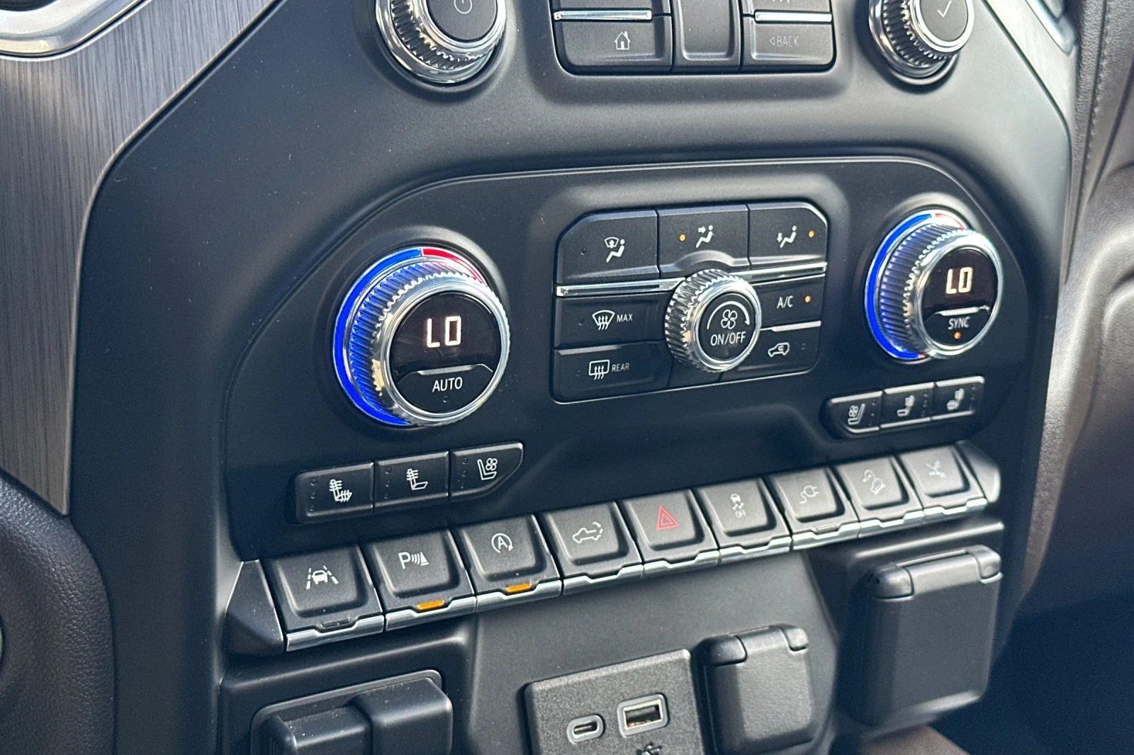 Used 2021 Blue GMC AT4 image 20