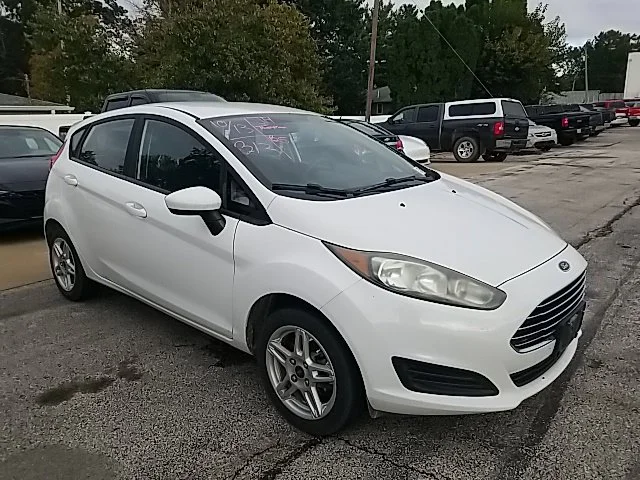 Used 2019 White Ford SE image 2