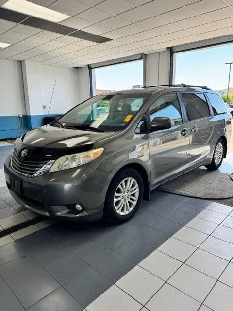 Used 2011 Cypress Pearl Toyota XLE image 1
