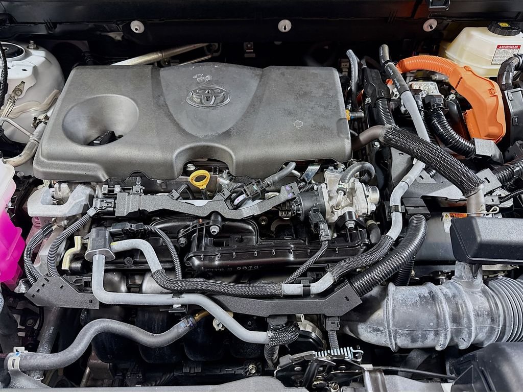 Used 2024 Wind Chill Pearl Toyota Hybrid XLE Premium image 30