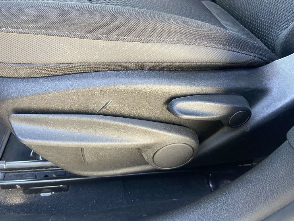 Used 2018 Gray Jeep Altitude image 16