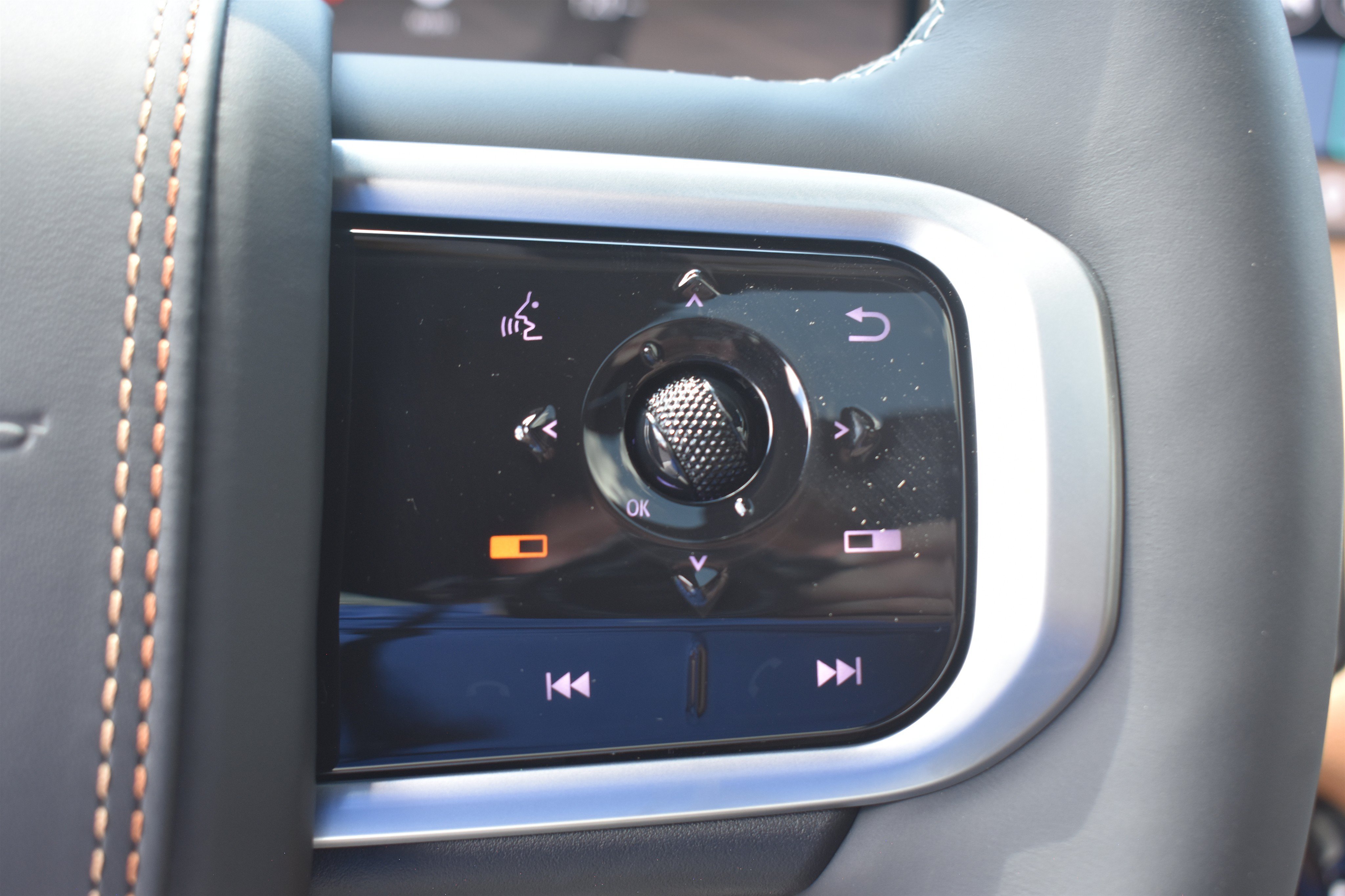 New 2026 Everest White TriCoat / Super Black Two-tone Nissan Platinum Reserve image 23