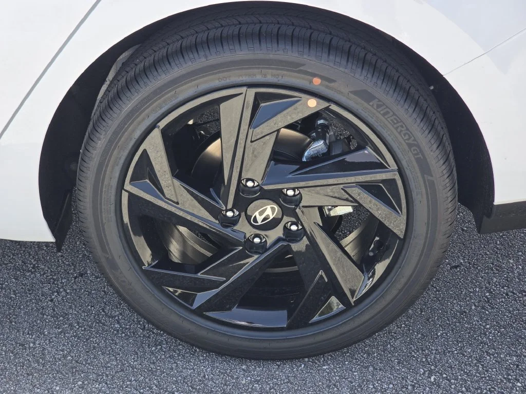 New 2026 White Hyundai SEL Sport image 5