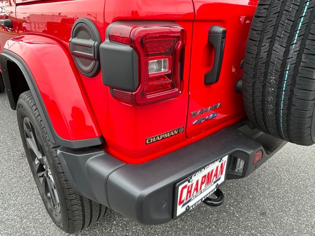 Used 2025 Firecracker Red Clearcoat Jeep Sahara 4xe image 31