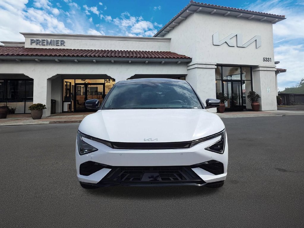 New 2026 Glacial White Pearl / Black Ro Kia GT-LINE image 3