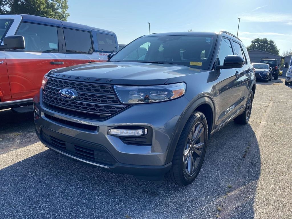 Certified Used 2023 Carbonized Gray Metallic Ford XLT image 3