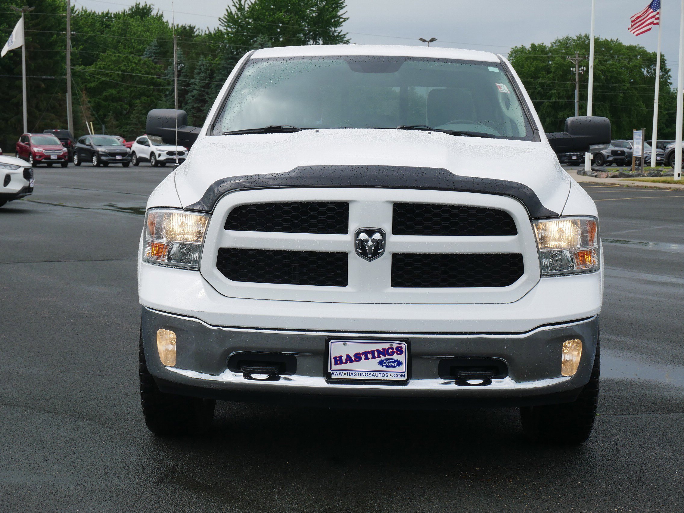 Used 2018 Bright White Clearcoat Ram SLT image 8