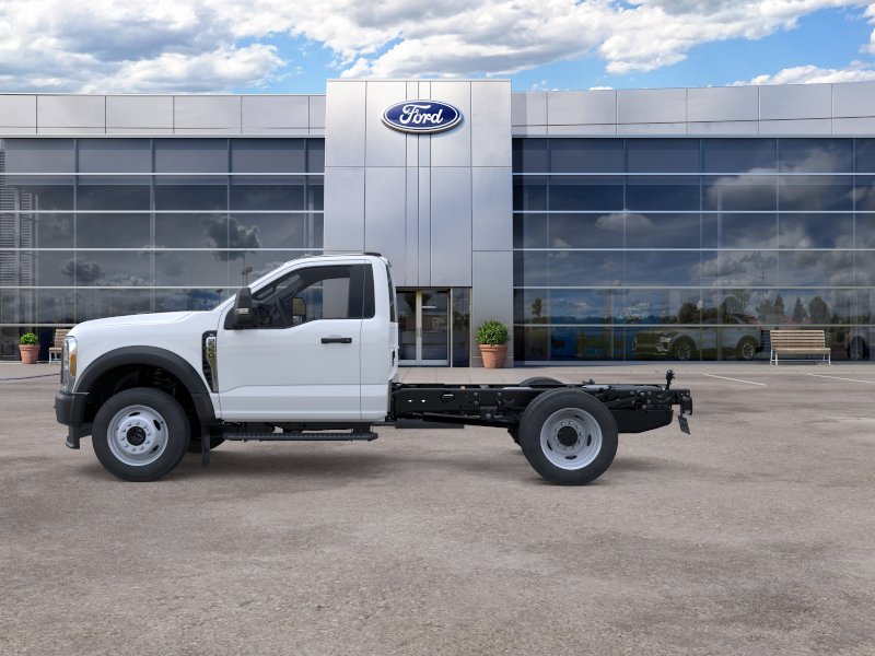 New 2026 Oxford White Ford F-550® XL image 3