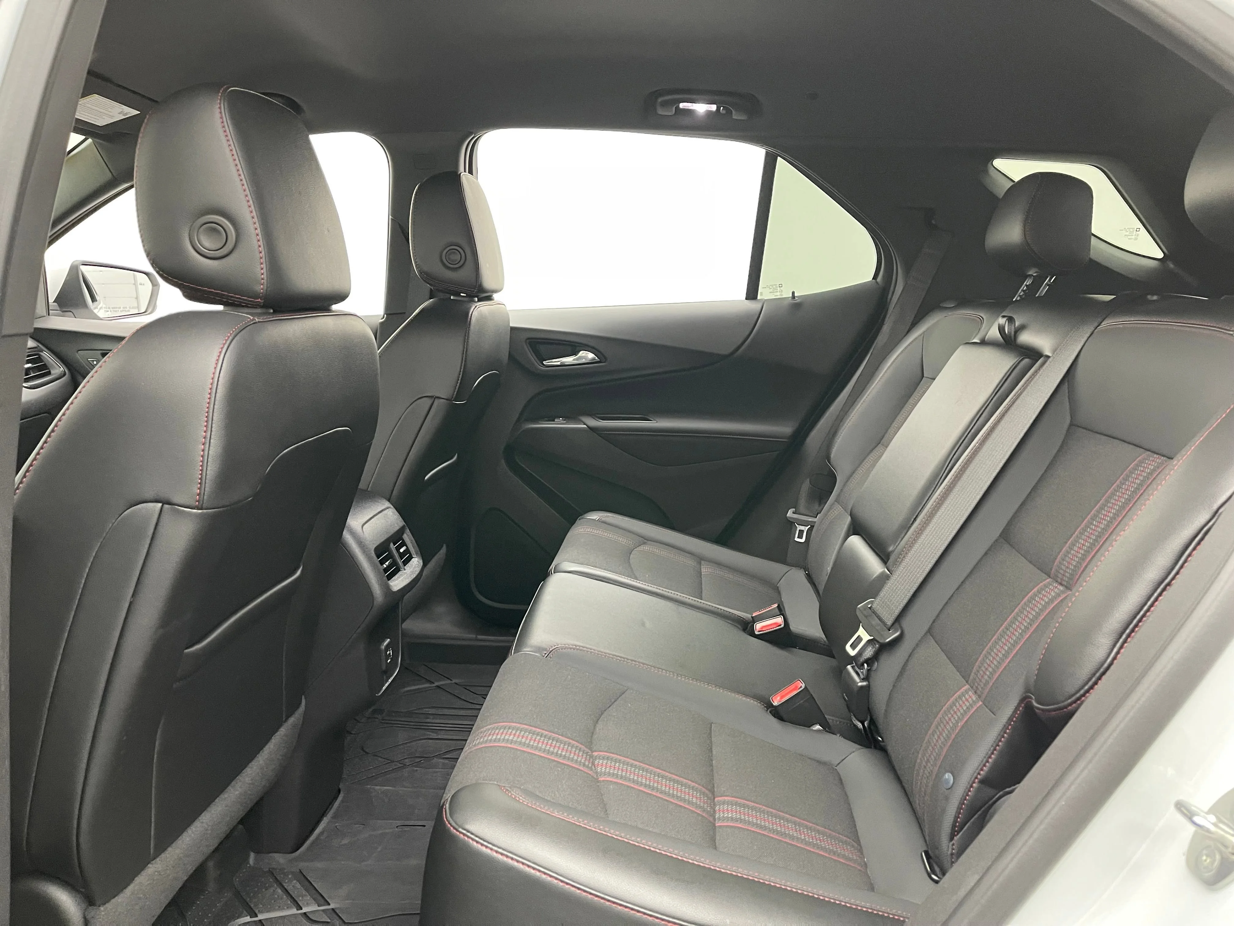 Used 2023 Summit White Chevrolet RS image 36