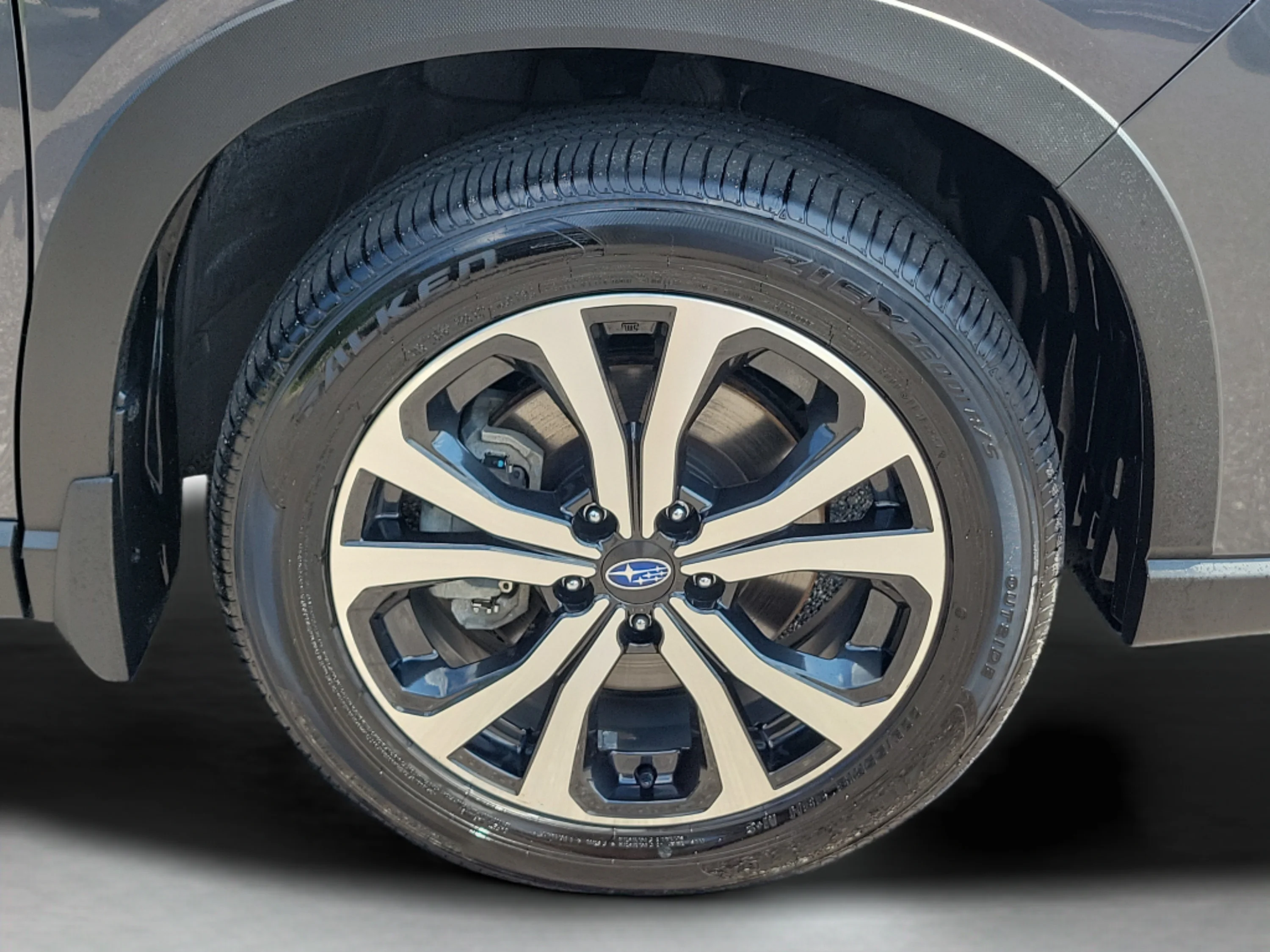 Used 2024 Magnetite Gray Metallic Subaru Limited image 9