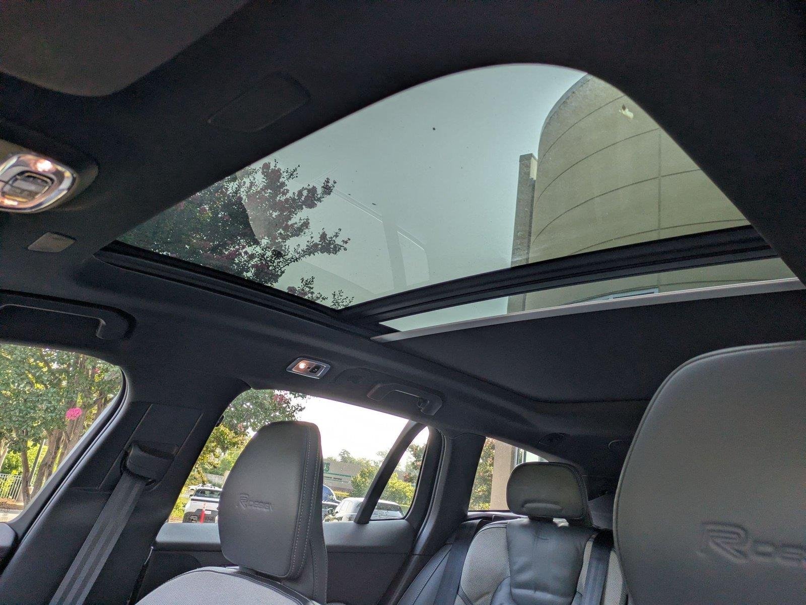Used 2020 Pebble Grey Metallic Volvo R-Design image 19