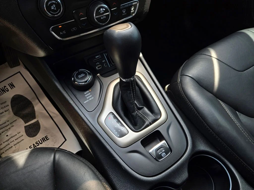 Used 2018 Beige Jeep Limited image 24