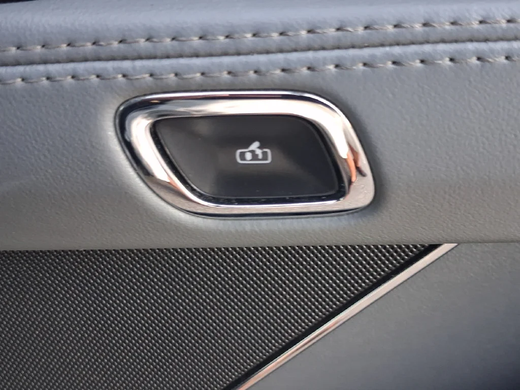 Used 2021 Black Lincoln Reserve image 31