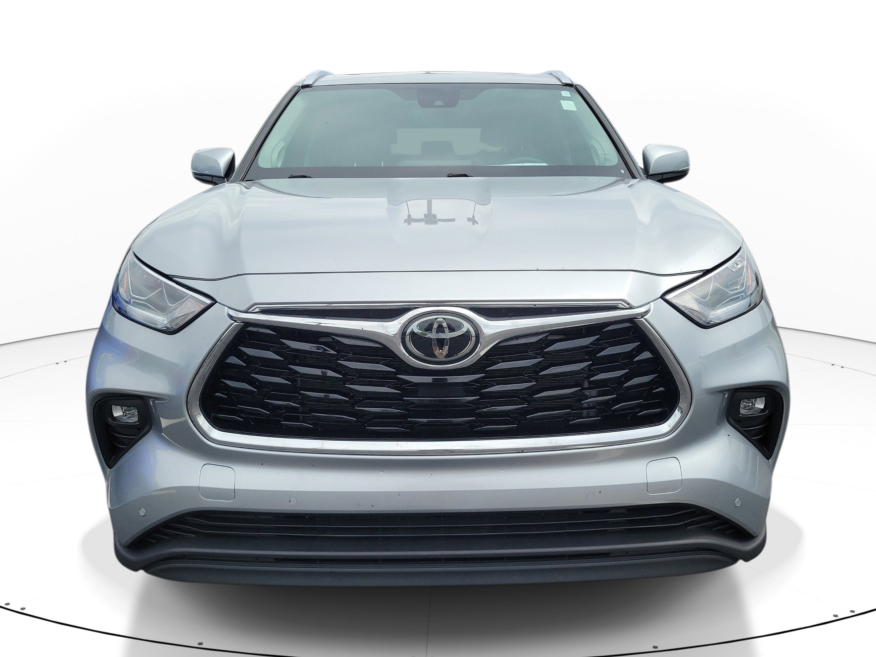 Used 2022 Celestial Silver Metallic Toyota Limited image 1