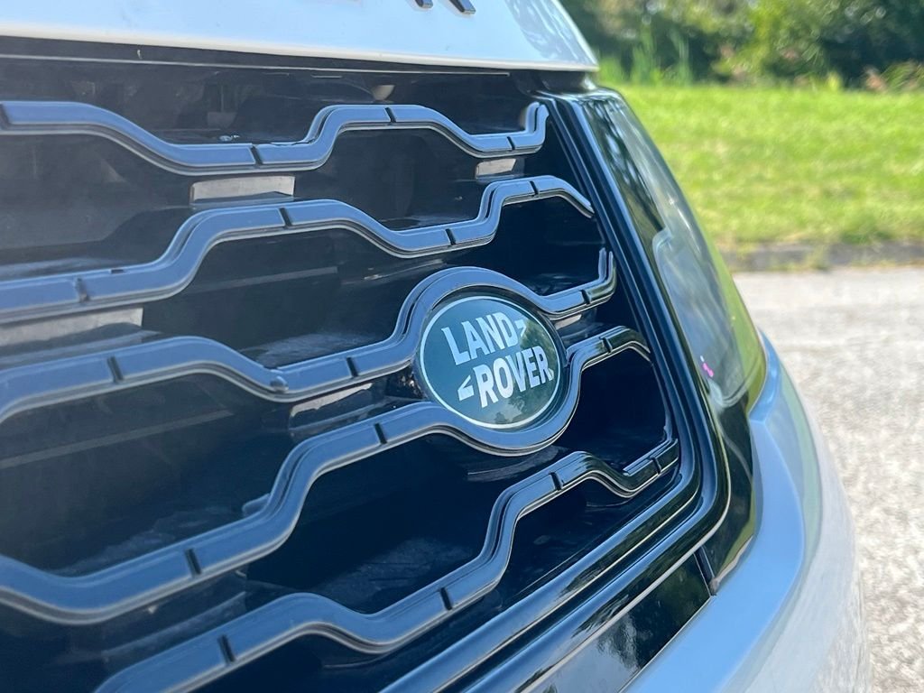 Used 2022 White Land Rover HSE Silver Edition image 12