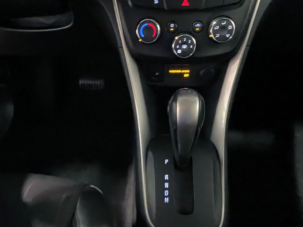Used 2021 Gray Chevrolet LT image 30
