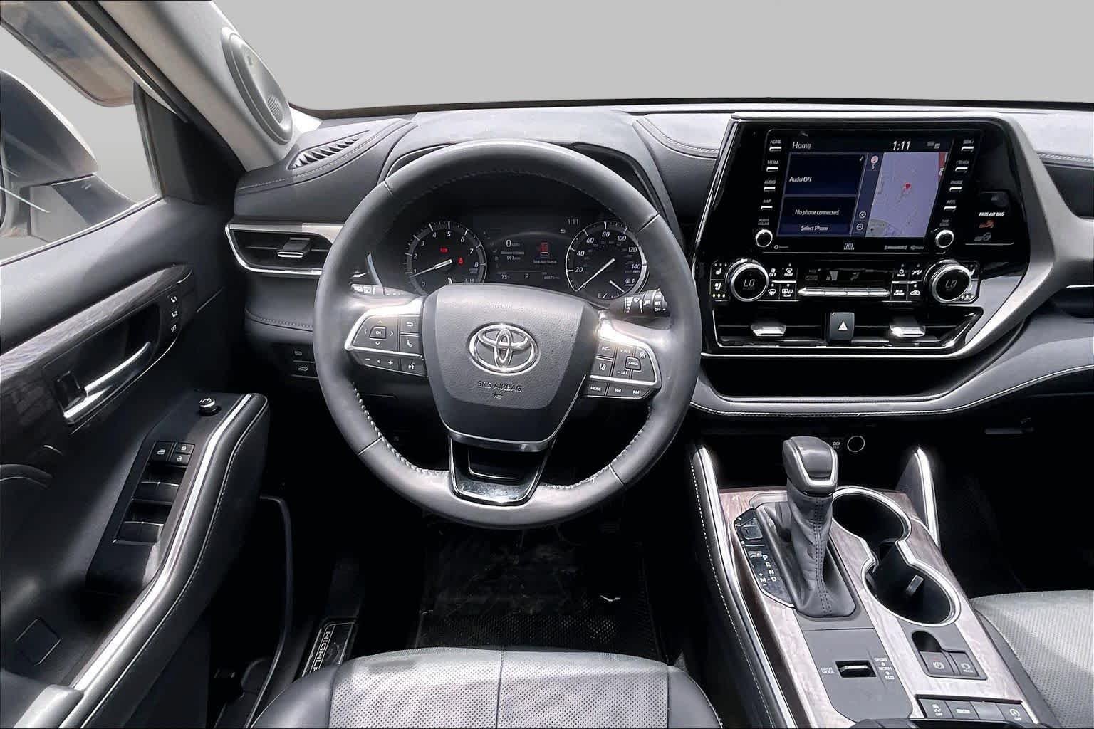 Used 2020 Blizzard Pearl Toyota Limited image 5