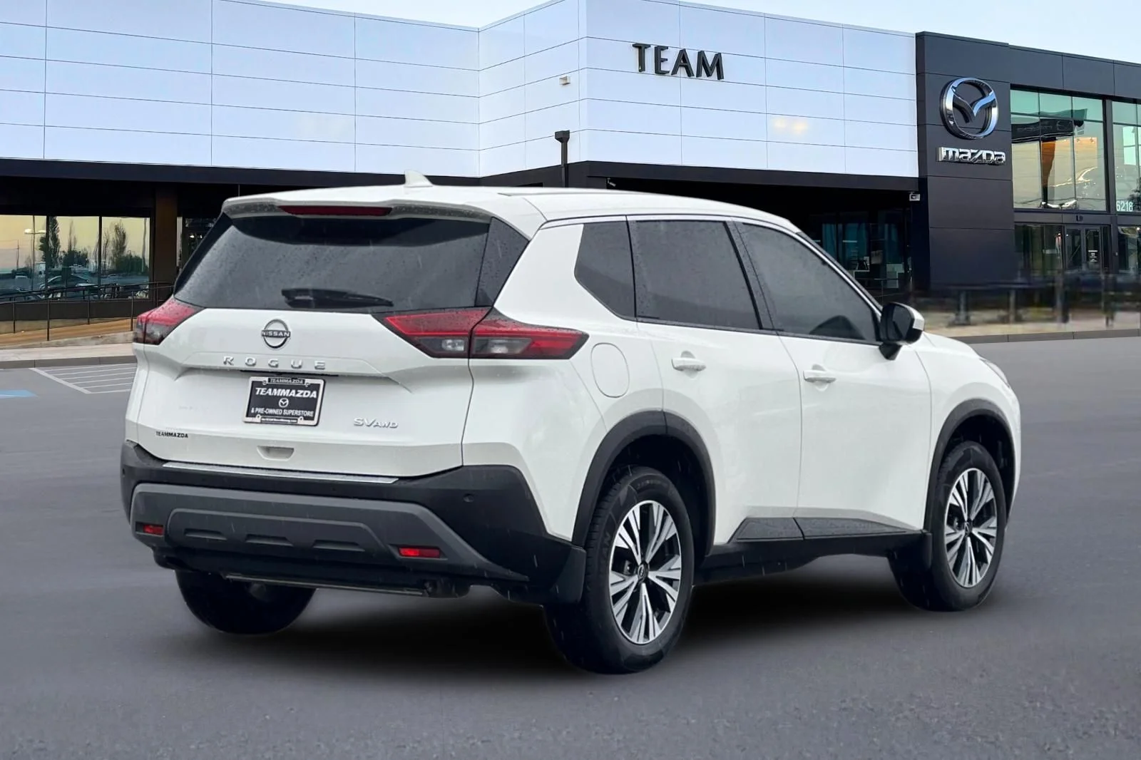 Used 2023 White Nissan SV image 4