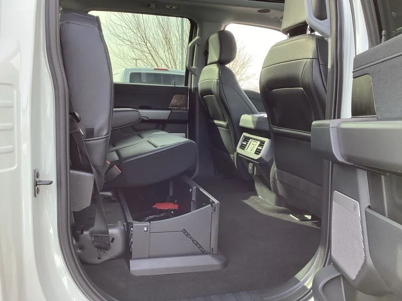 New 2026 Star White Metallic Tri-Coat Ford F-350® Lariat® image 24