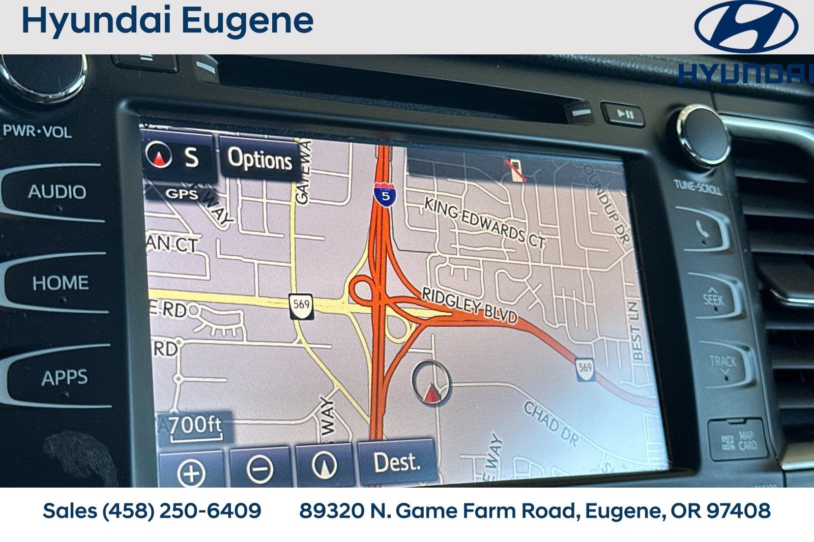 Used 2019 White Toyota XLE image 26