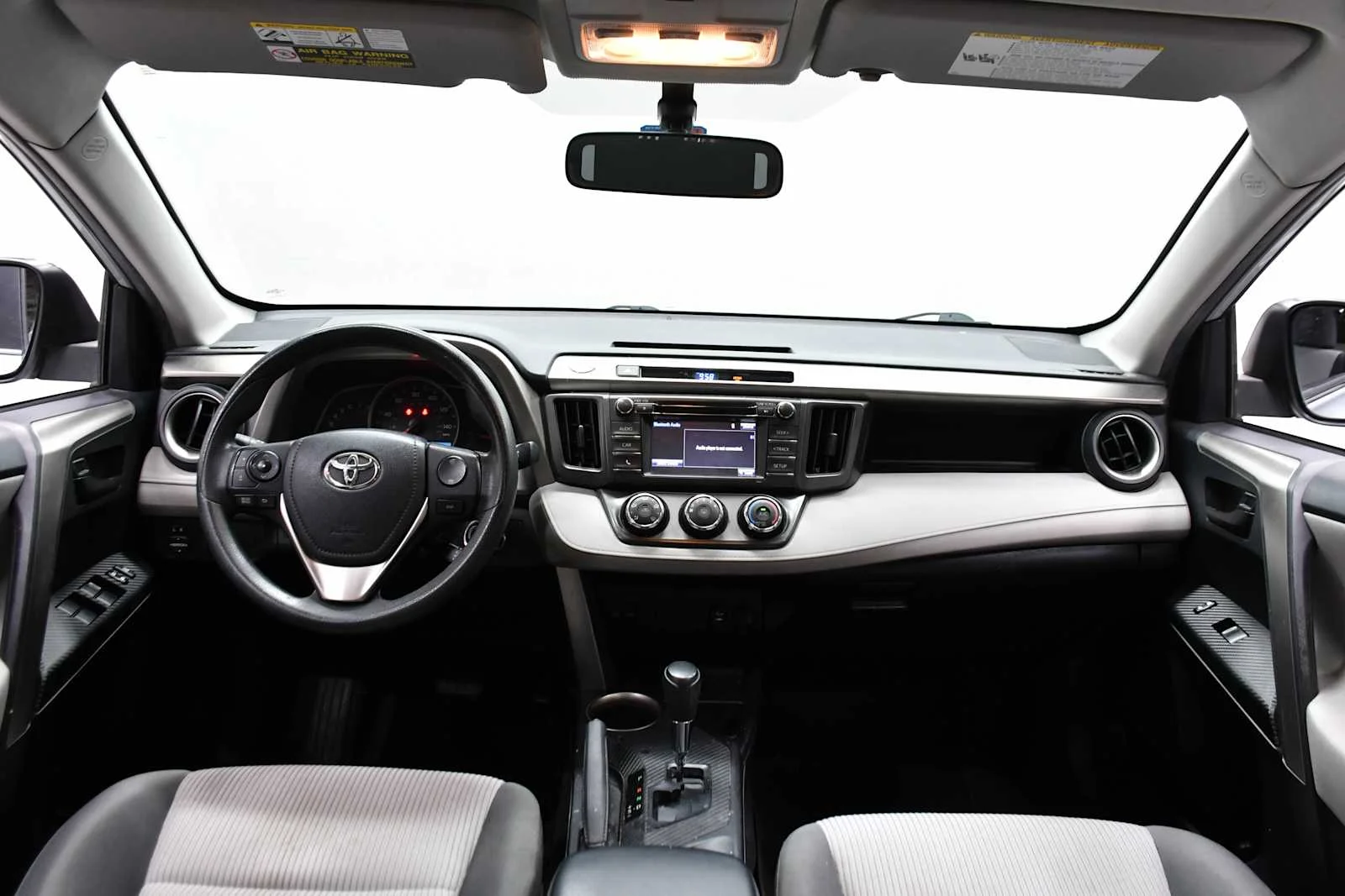 Used 2015 Classic Silver Metallic Toyota LE image 17
