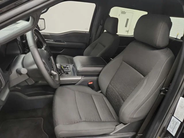 Used 2024 Black Ford XLT image 18