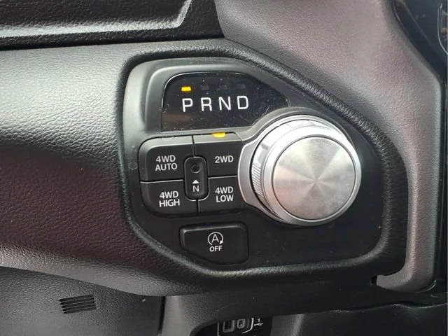 Used 2025  Ram Laramie image 9