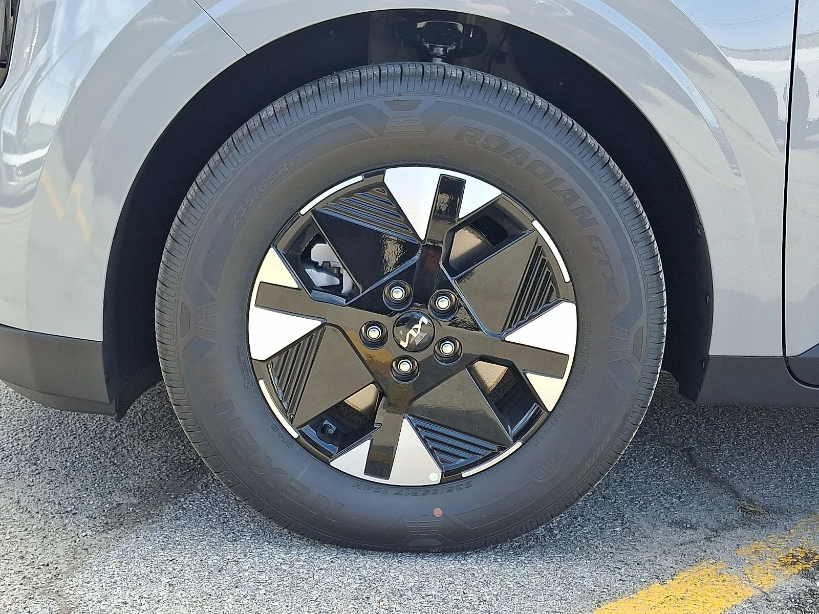 New 2027 White Kia LXS image 6